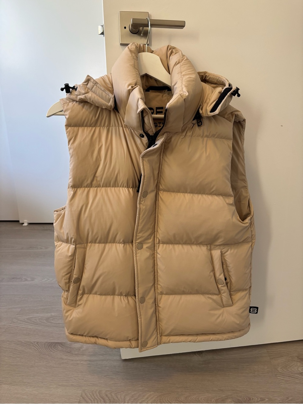 Aritzia Super Puff Vest CliMatte- Beige